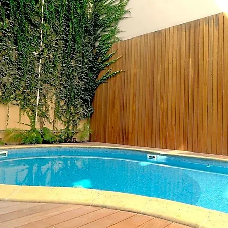 T2 Bis Luxe Hyper Centre Piscine Bed and breakfast