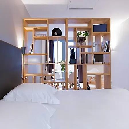 Bed and breakfast T2 Bis Luxe Hyper Centre Piscine Burdeos