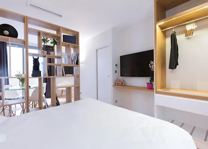 Oda ve Kahvaltı T2 Bis Luxe Hyper Centre Piscine 4*